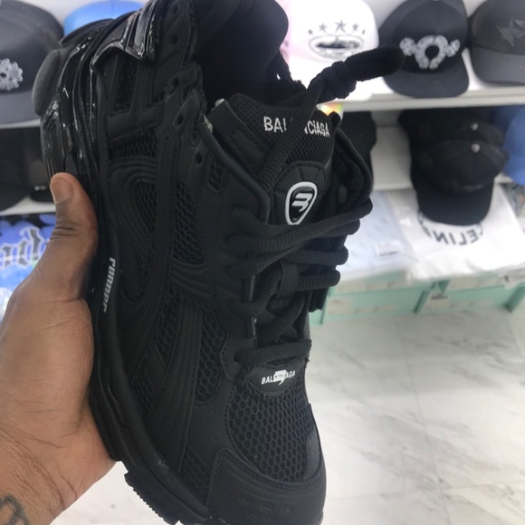 Balenciaga Trek - Picture 2 of 3